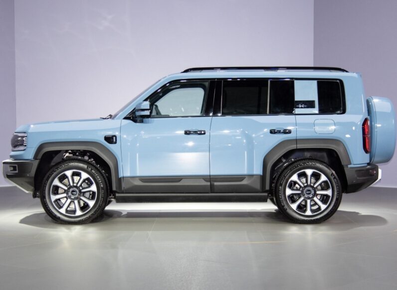 BYD New model Leopard 5 PHEV super SUV wild life off road SUV from Leopard 5 Topest version