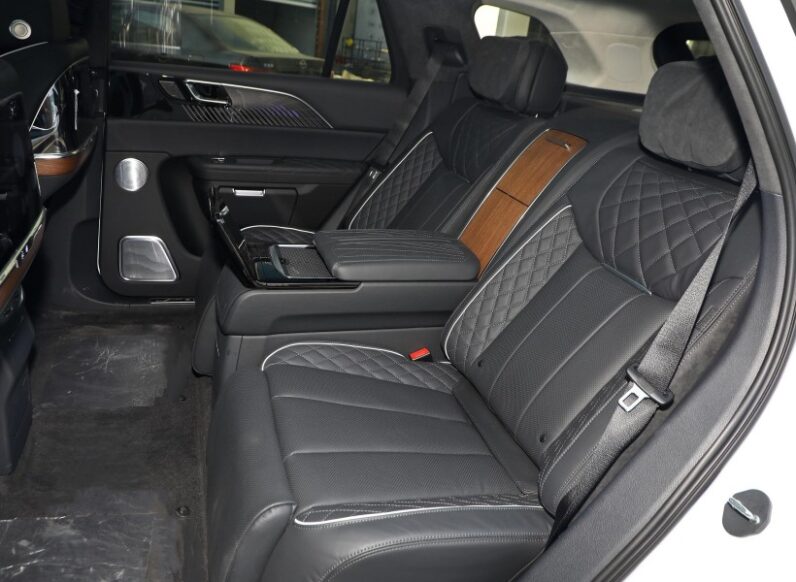 HongQi E-HS9 Deluxe SUV 4WD 660km 4 seats performance elegant SUV